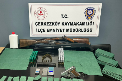 Tekirdağ’da Ruhsatsız Silah ve Uyuşturucu Operasyonunda Yakalanan Şüpheli Tutuklandı
