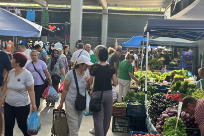 Edirne’deki Semt Pazarında Kışlık Hareketliliği