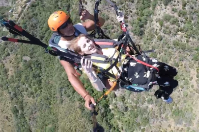 Engelleri Gökyüzünde Aştı: Bedensel Engelli Kadın Yamaç Paraşütü İle Uçtu