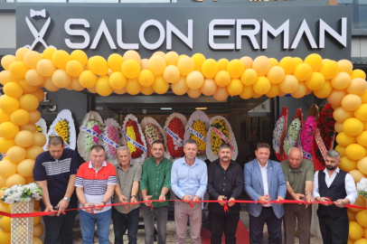 Başkan Sarıkurt, Salon Erman Kuaför’ün Açılış Törenine Katıldı