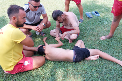 Boğulma Tehlikesi Geçiren Çocuğu Babası Kurtardı