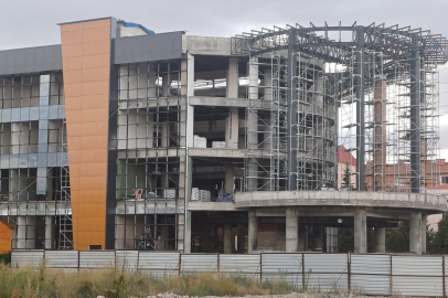 Edirne'de Yeni Halk Kütüphanesi Yükseliyor