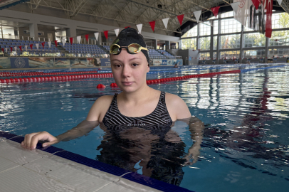 Özel Sporcu Zeynep Duru Çiftçi, Dünya Şampiyonluğu İçin Kulaç Atıyor