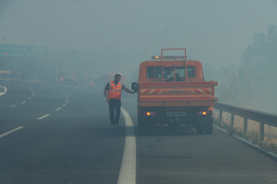 Kırklareli'nde Çıkan Yangın Söndürüldü: Ulaşıma Kapanan Otoyol Açıldı