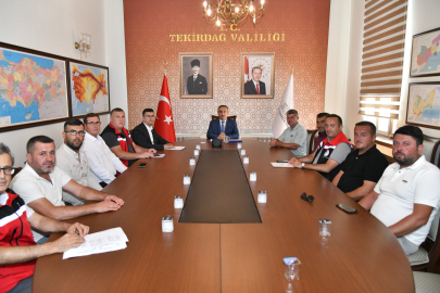 Vali Soytürk, Şarköy’de Yangından Etkilenen Üreticilerle Bir Araya Geldi