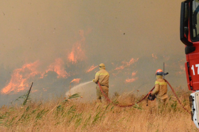 Çanakkale’de Orman Yangınına 8 Uçak, 4 Helikopter Havadan Müdahale Ediyor