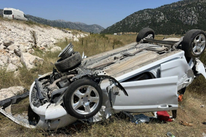 Otomobil Şarampole Devrildi 5 Yaralı