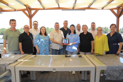 Başkan Akın, Muhtarlarla Bir Araya Gelerek Mahalle Sorunlarını Değerlendirdi