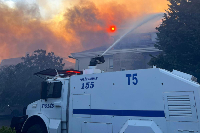 Çanakkale'deki Orman Yangınıyla Mücadeleye Polis Teşkilatı Da Destek Verdi
