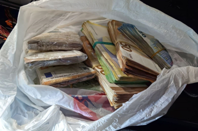 Koltuk ve Gösterge Paneline Gizlediği 55 Bin Euro İle Yakalandı