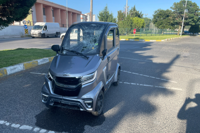 Kapaklı’da Elektrikli Otomobille Scooter Çarpıştı: 3 Yaralı