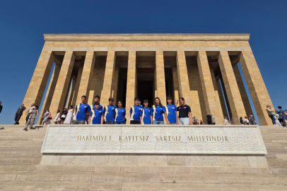 TED Edirne Koleji Kürekçileri Anıtkabir'i Ziyaret Etti