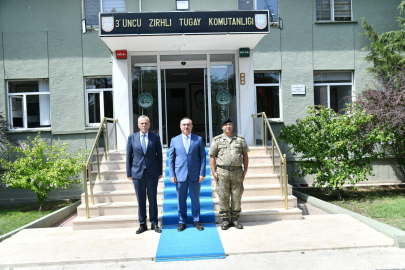 Vali Soytürk, Çerkezköy’de 3’üncü Zırhlı Tugay Komutanlığını Ziyaret Etti