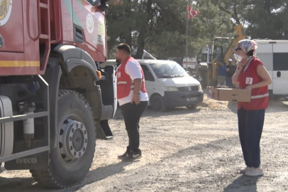 Çanakkale’de Alevlerle Mücadele Eden Ekip ve Vatandaşlara Kızılay’dan Yardım