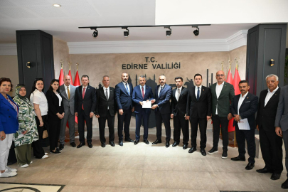 MHP Heyeti Vali Sezer’i Ziyarette Bulundu