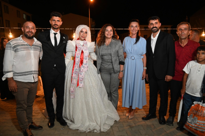 Başkan Yüceer, Çınarlı Mahallesi’nde Düğün Törenine Katıldı