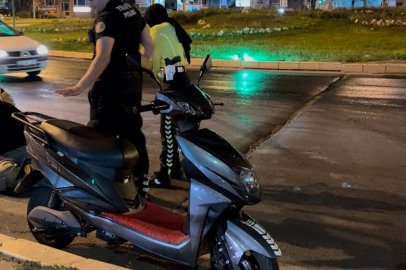 Çorlu'da Elektrikli Motosikletli Kaygan Zeminde Devrildi: 1 Yaralı