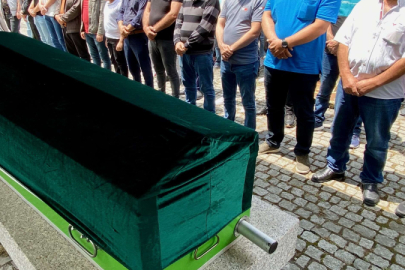 Tekirdağ'da Denizde Boğulan Gencin Cenazesi Kırklareli'nde Toprağa Verildi