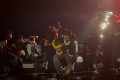 Çanakkale’de 25 Kaçak Göçmen ile 1 Göçmen Kaçakçısı Yakalandı