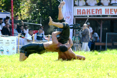 Tarihi Çardak Yağlı Pehlivan Güreşleri'nde Başpehlivanlığı Feyzullah Aktürk Kazandı