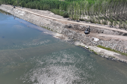 Meriç Nehri Kıyısındaki Setler Güçlendiriliyor