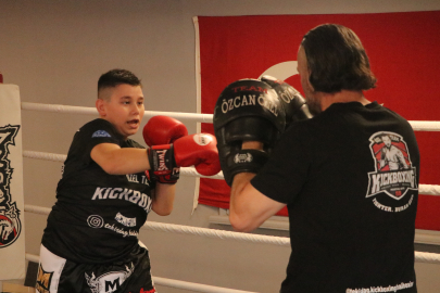 Tekirdağ'da Yaşayan Kick Boks Sporcusu 12 Yaşındaki Burak'ın Hedefi Türkiye Şampiyonluğu