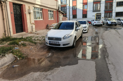 Edirne’de Yine Altyapı Arızası: Su Sokağa Akıyor
