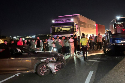 Tekirdağ'da İki Otomobilin Çarpıştığı Kazada 2 Kişi Yaralandı