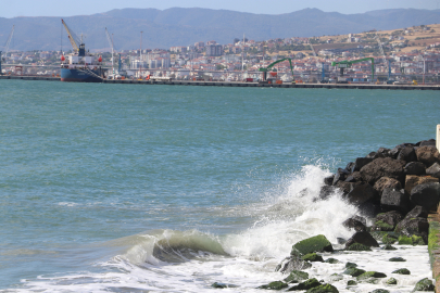 Tekirdağ'da Poyraz 2 Gündür Deniz Ulaşımını Olumsuz Etkiliyor