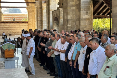 Emekli Öğretmen Son Yolculuğuna Uğurlandı