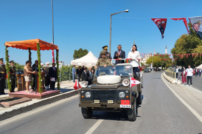 Atatürk Bulvarı'nda Zafer Bayramı Coşkusu