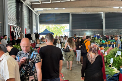 Edirne’deki Pazarda “Ucuz Ürün” Yoğunluğu