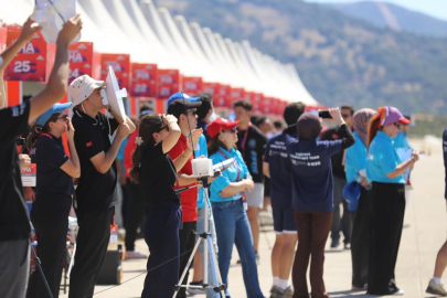 Gökçeada'da TEKNOFEST'in 3'üncü Gününde İHA'lar Gökyüzünde Kıyasıya Mücadele Etti