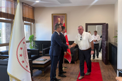 Kaymakam Aksoy ve Başkan Özden Tebriklerini Kabul Etti