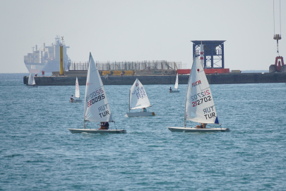 Tekirdağ'da Zafer Kupası Yelken Yarışları Başladı