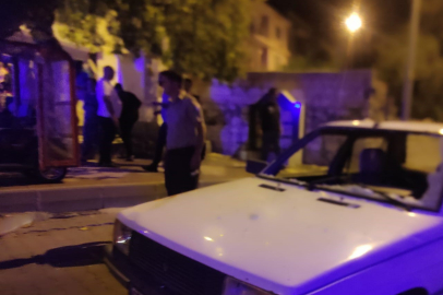 Kavga Ederken Yola Kontrolsüzce Atlayan Gence Otomobil Çarptı