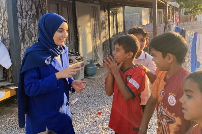 23 Yaşındaki Melisa 10 Kütüphane Kurdu