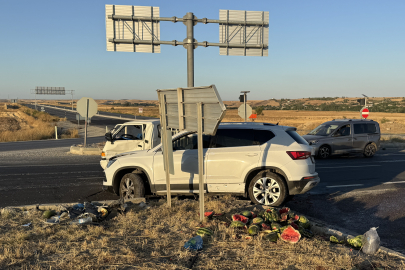 Edirne'de Suv Tipi Araçla Kamyonetin Çarpıştığı Kazada 2 Kişi Yaralandı