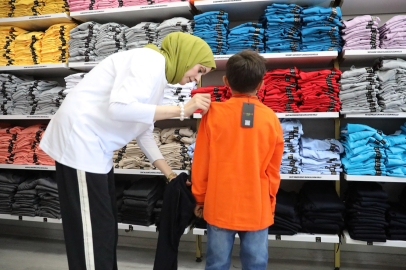 Çerkezköy Belediyesi’nden İhtiyaç Sahibi Öğrencilere Kıyafet Desteği
