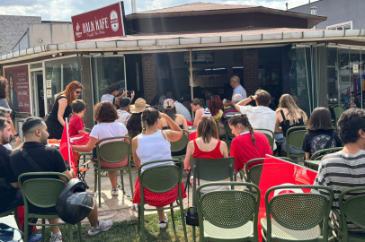 ‎Edirne'deki Halk Kafe’de Filenin Sultanları Coşkusu