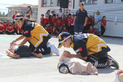 Geleceğin 'Sağlık Elçileri' Öğrencilere Kalp Masajı ve Suni Teneffüs Anlatıldı