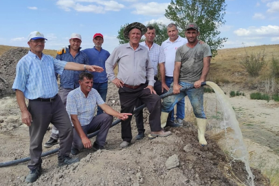 Kuruyan Gölette Sondajla Su Çıkarıldı