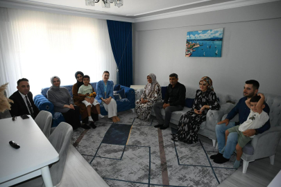 Vali Sezer’in Eşi Şehit Ailesini Ziyaret Etti