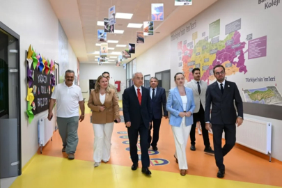 Vali Uğur Turan, Bahçeşehir Koleji Kırklareli Kampüsünü Ziyaret Etti