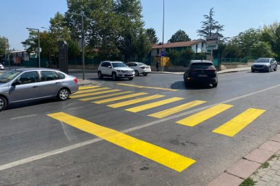 Edirne’de Tartışma Yaratan Kavşakta Yaya Geçitleri Yenilendi