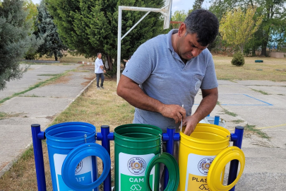 Muratlı’da Okullara Geri Dönüşüm Kovaları Yerleştirildi