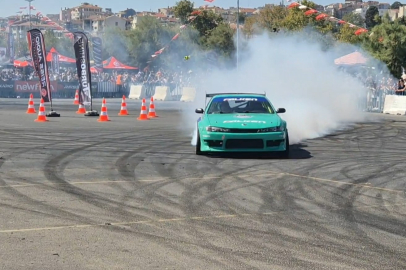 Drift Şov: Asfalt Eridi, Lastikler Yandı