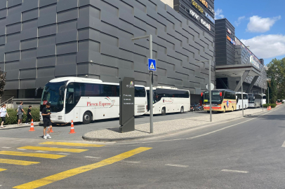 ‎Edirne’de Tur Otobüsü Kuyruğu