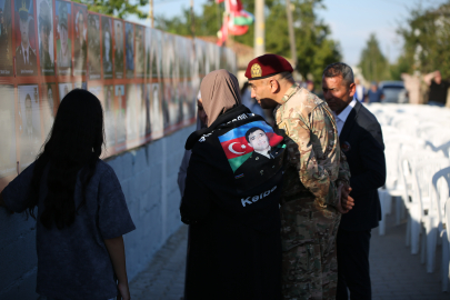 Evinin Bahçesinde "Türkiye - Azerbaycan Şehitleri Fotoğraf Köşesi" Oluşturdu