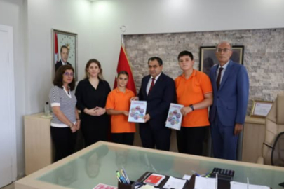 “Midye” Okul Dergisi Kaymakam Kemal Balaban’a Takdim Edildi